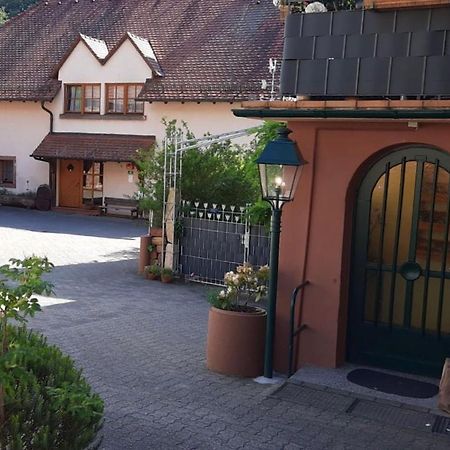 Pension - Gaestehaus Zum Pfaelzerwald Hinterweidenthal Bagian luar foto