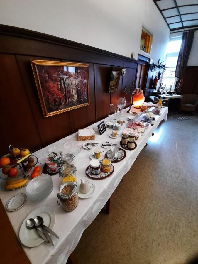 Pension - Gaestehaus Zum Pfaelzerwald Hinterweidenthal Bagian luar foto