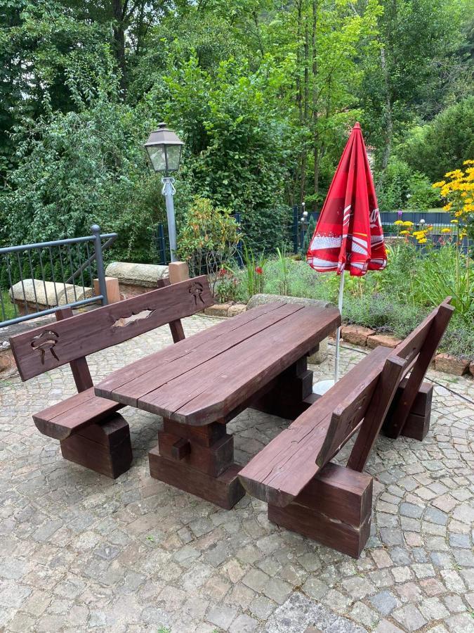 Pension - Gaestehaus Zum Pfaelzerwald Hinterweidenthal Bagian luar foto