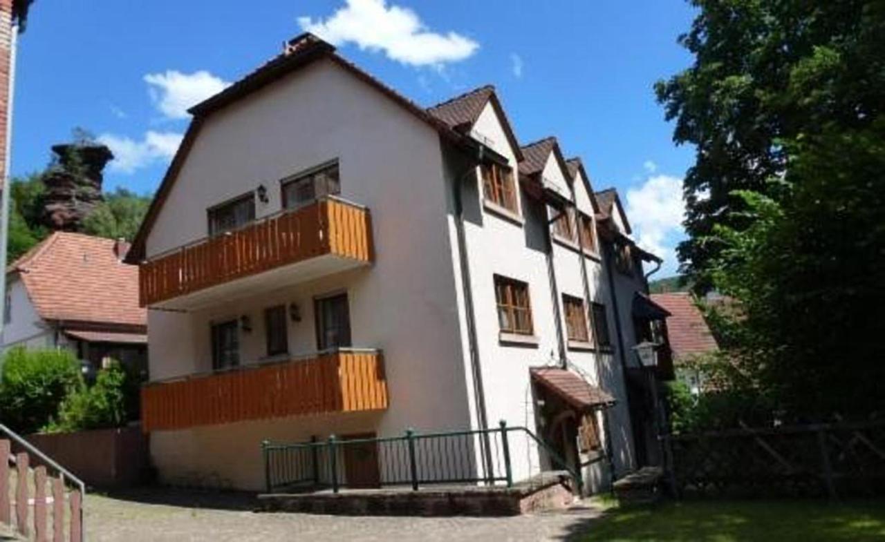 Pension - Gaestehaus Zum Pfaelzerwald Hinterweidenthal Bagian luar foto