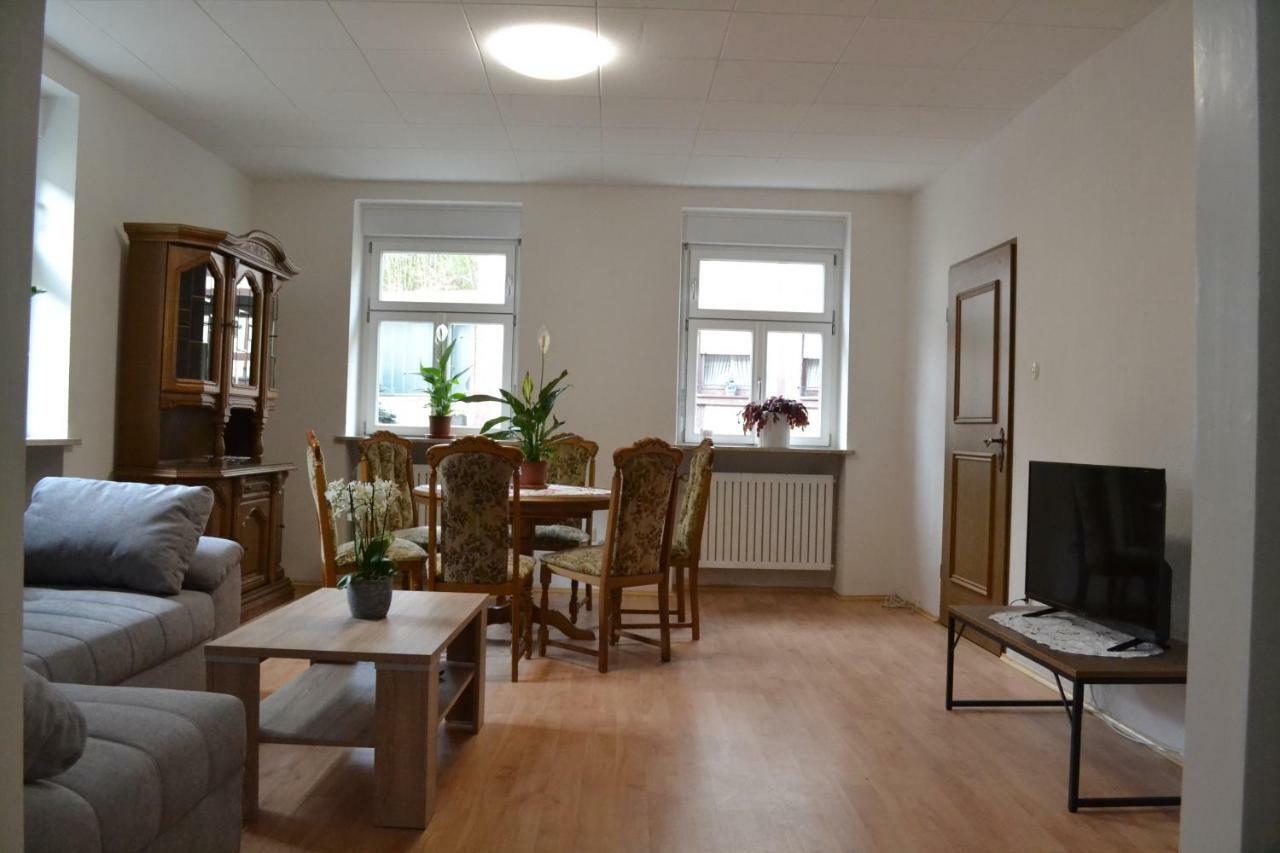 Pension - Gaestehaus Zum Pfaelzerwald Hinterweidenthal Bagian luar foto