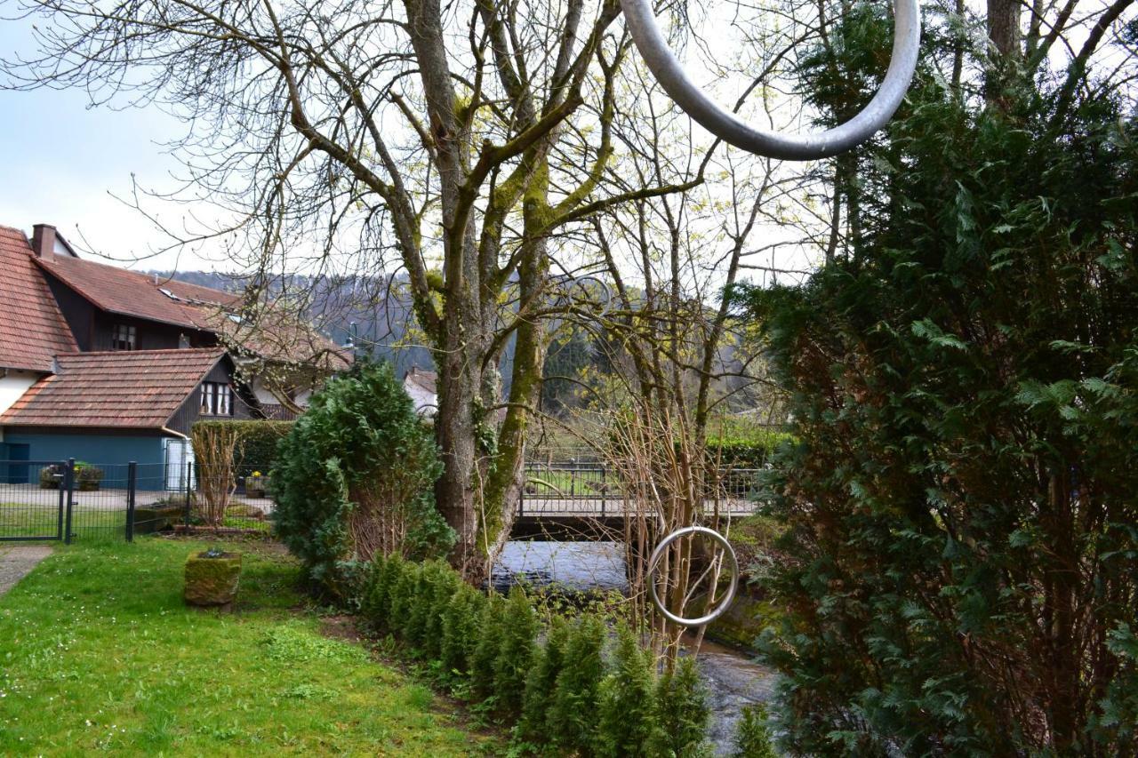 Pension - Gaestehaus Zum Pfaelzerwald Hinterweidenthal Bagian luar foto