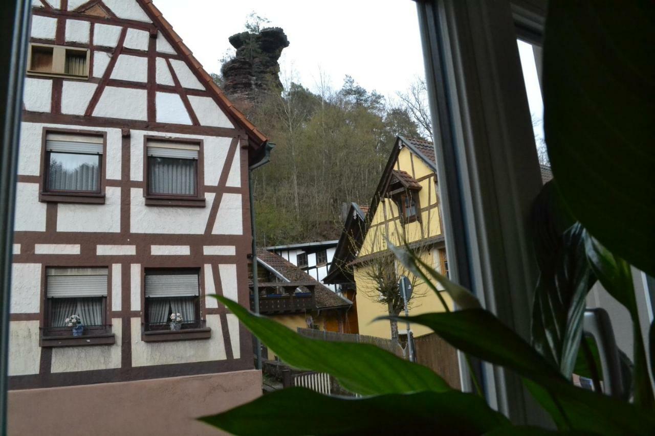 Pension - Gaestehaus Zum Pfaelzerwald Hinterweidenthal Bagian luar foto