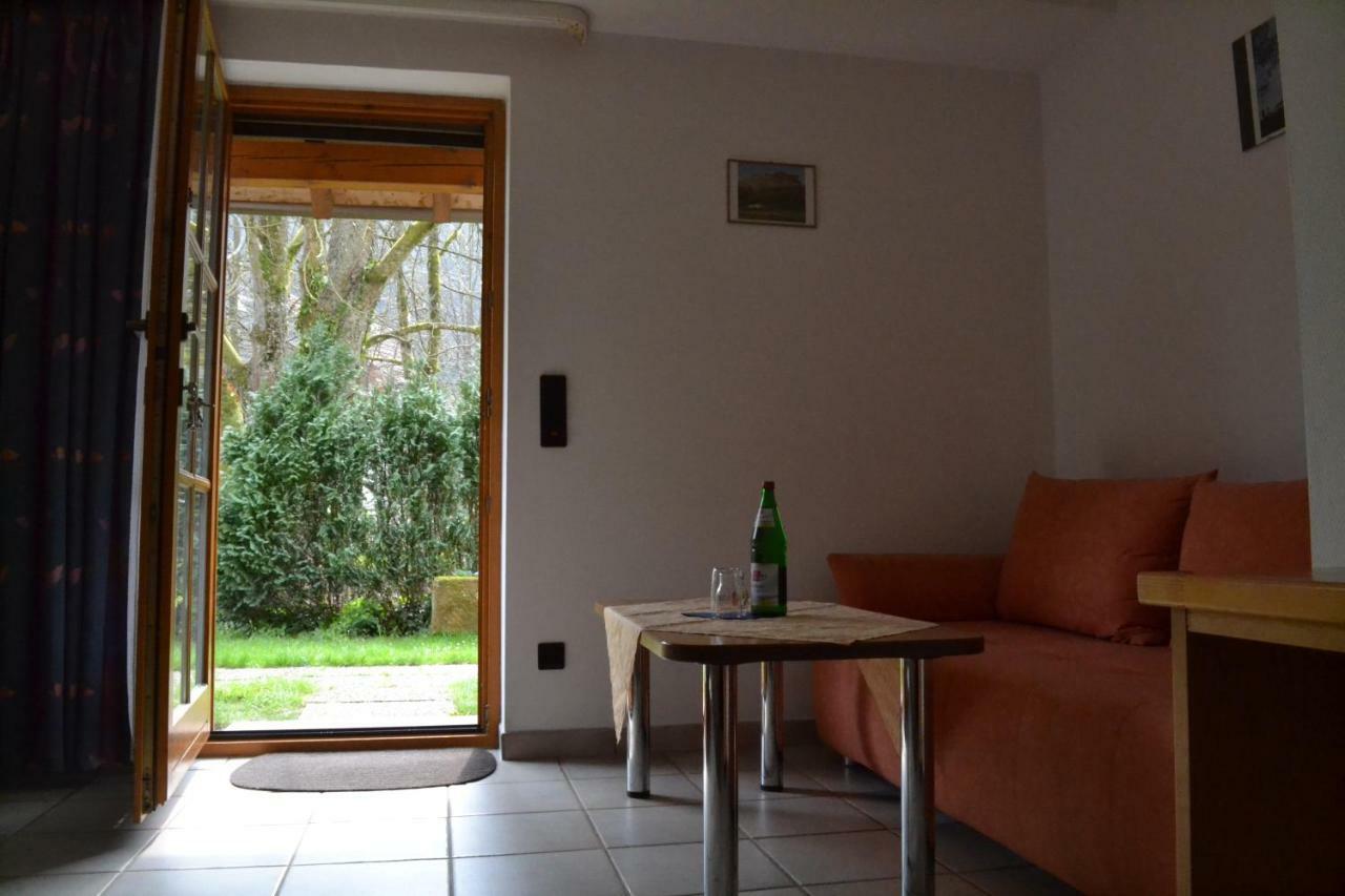 Pension - Gaestehaus Zum Pfaelzerwald Hinterweidenthal Bagian luar foto